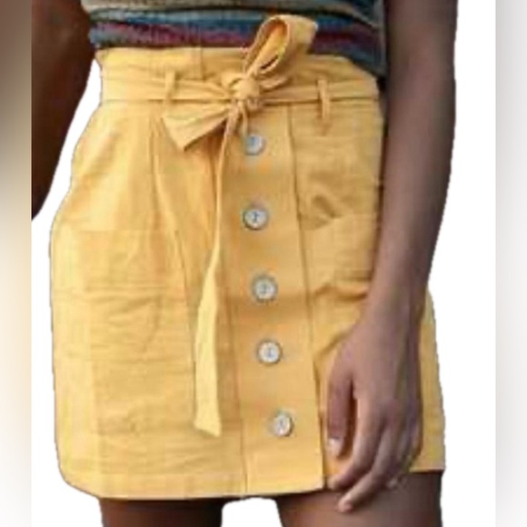 Hesperus Button Down Mini Skirt. - Picture 3 of 7
